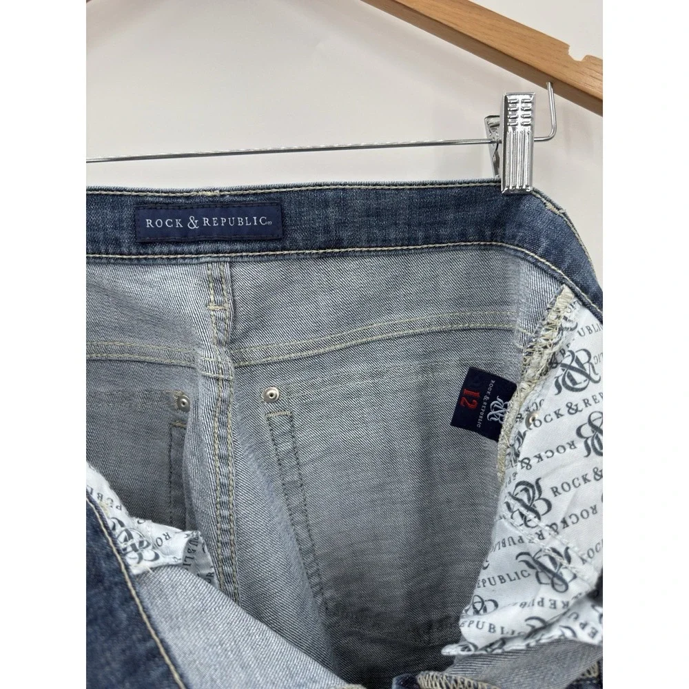 Rock & Republic Kendall Jeans Women's‎ Size 12 Straight Leg Embroidered Pockets